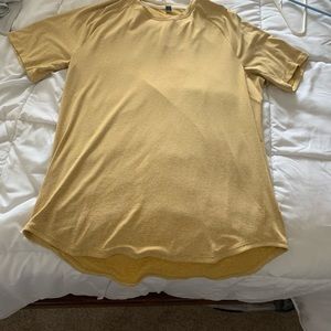 Men’s Lululemon vent short sleeve